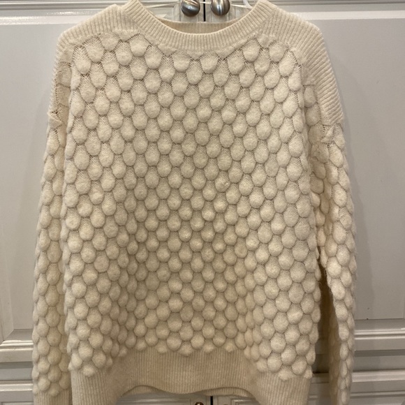 Gibson Latimer Puffy Honeycomb White Sweater. Size Large - Picture 9 of 9